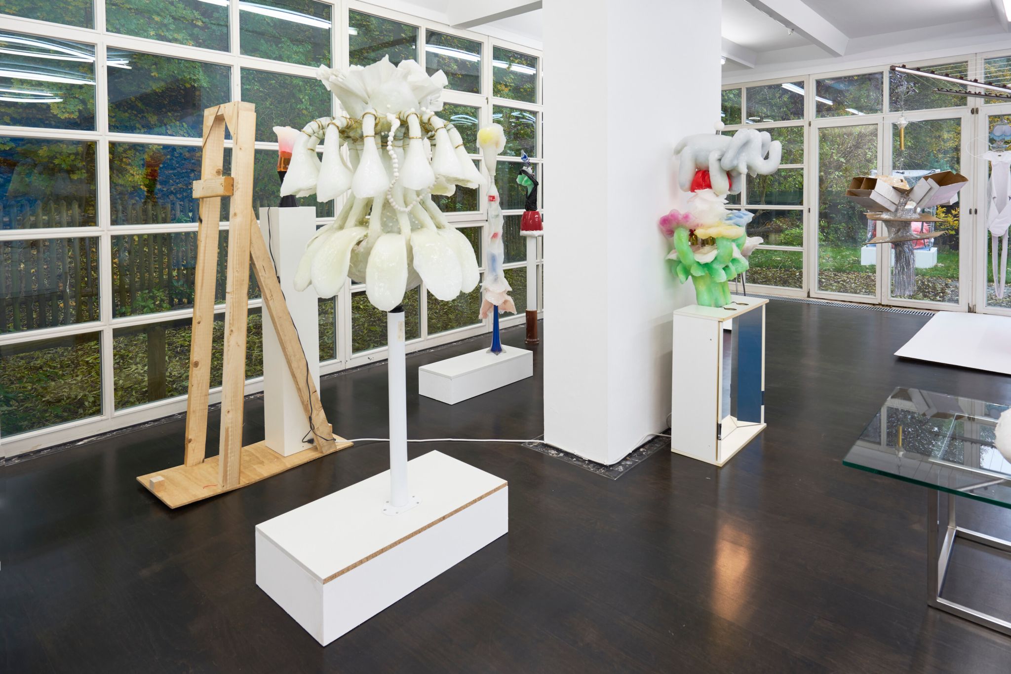 Installation view, Eric Sidner, Der blonde Affe, Deborah Schamoni, 2016