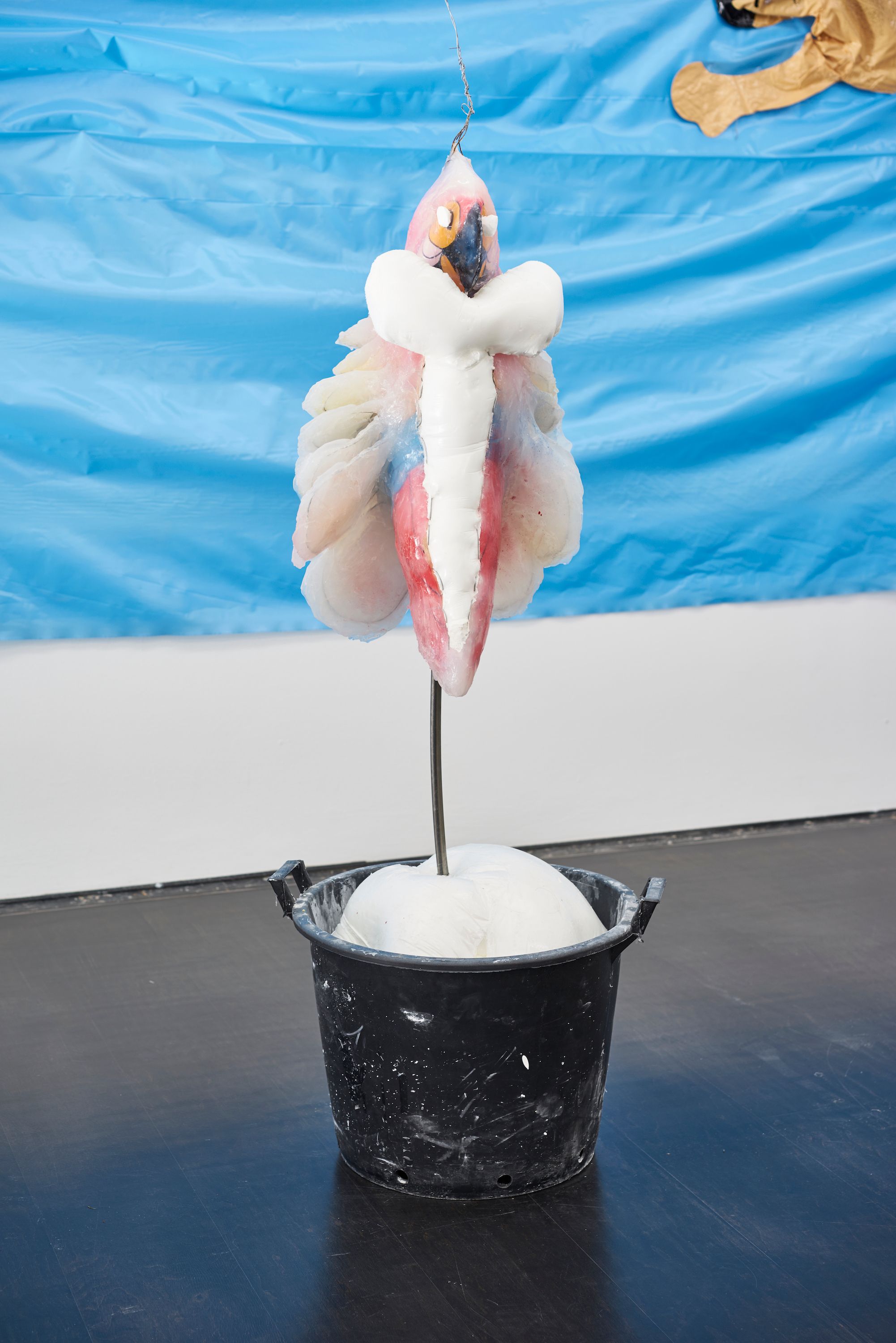 Eric Sidner, Parrot, 2016, Plastic, wire, silicon, foam, metal, paint, 177 ⁠× ⁠54 ⁠× ⁠50 ⁠⁠cm