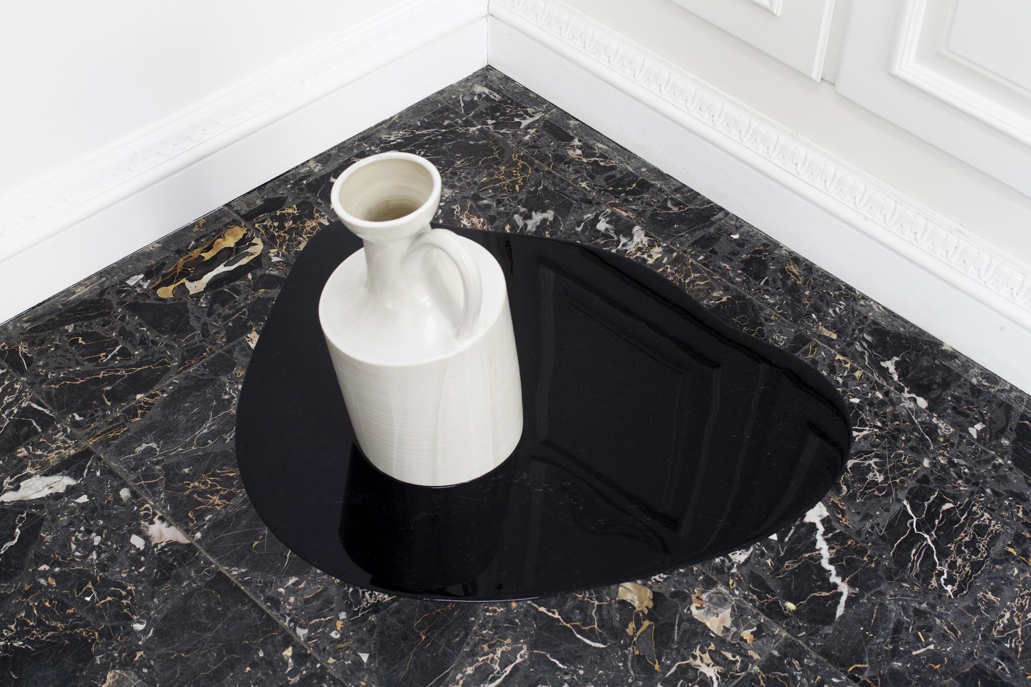 Judith Hopf, Untitled (Sinking Vase), 2014, Ceramic, black rubber, 32 ⁠× ⁠54 ⁠× ⁠51 ⁠⁠cm