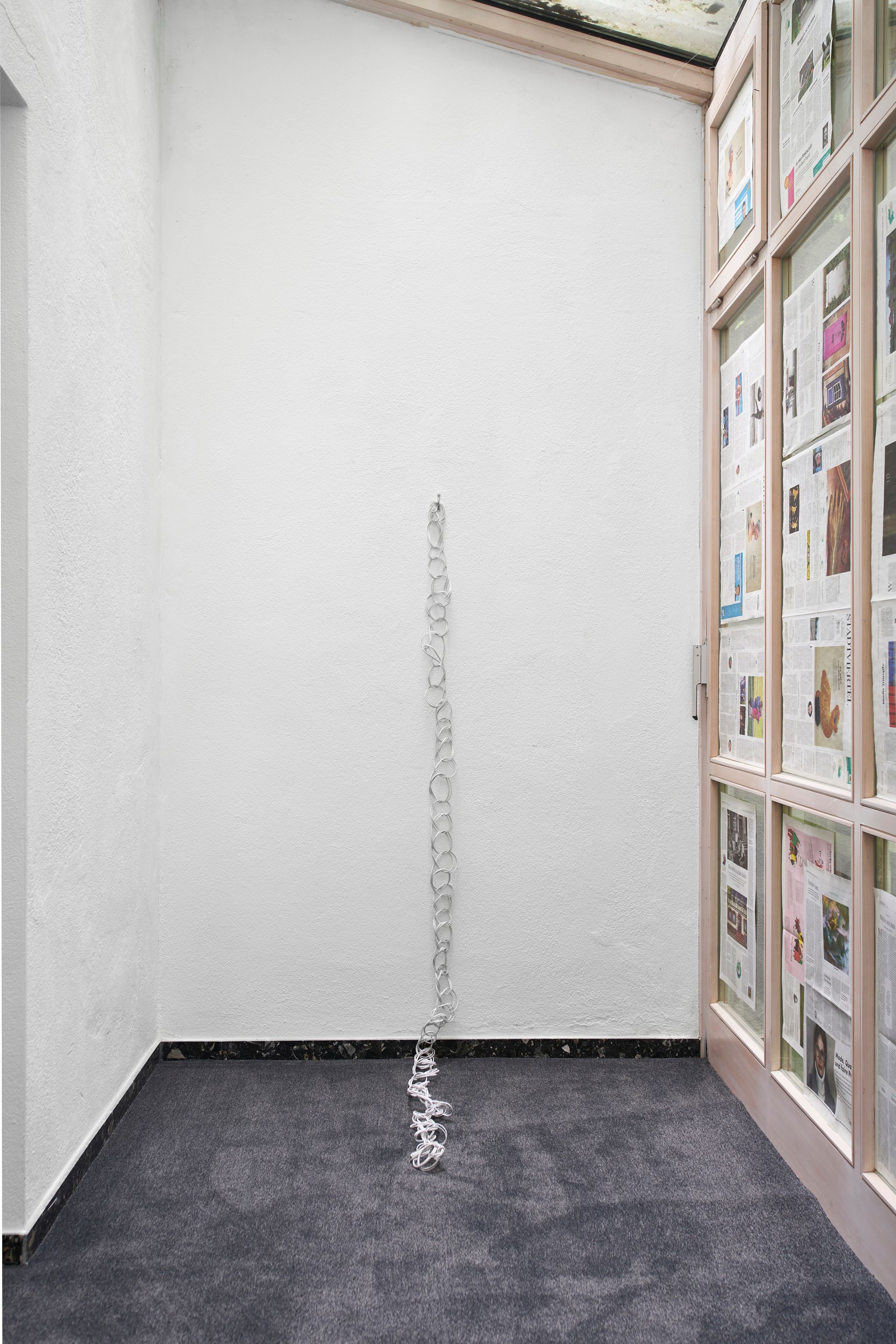 Diamond Stingily, Spine, 2018, Telephone cord, 95 ⁠× ⁠9 ⁠× ⁠2 ⁠⁠cm