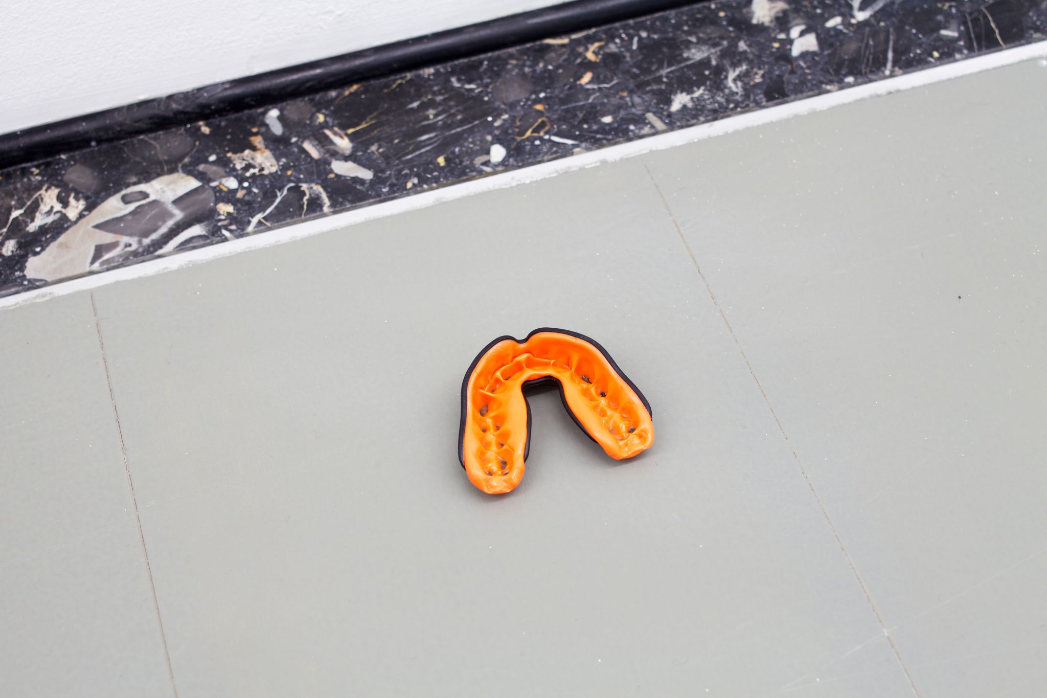 Anne Imhof, Protège-dents, 2013, Plastic, 6 ⁠× ⁠5 ⁠× ⁠6 ⁠⁠cm
