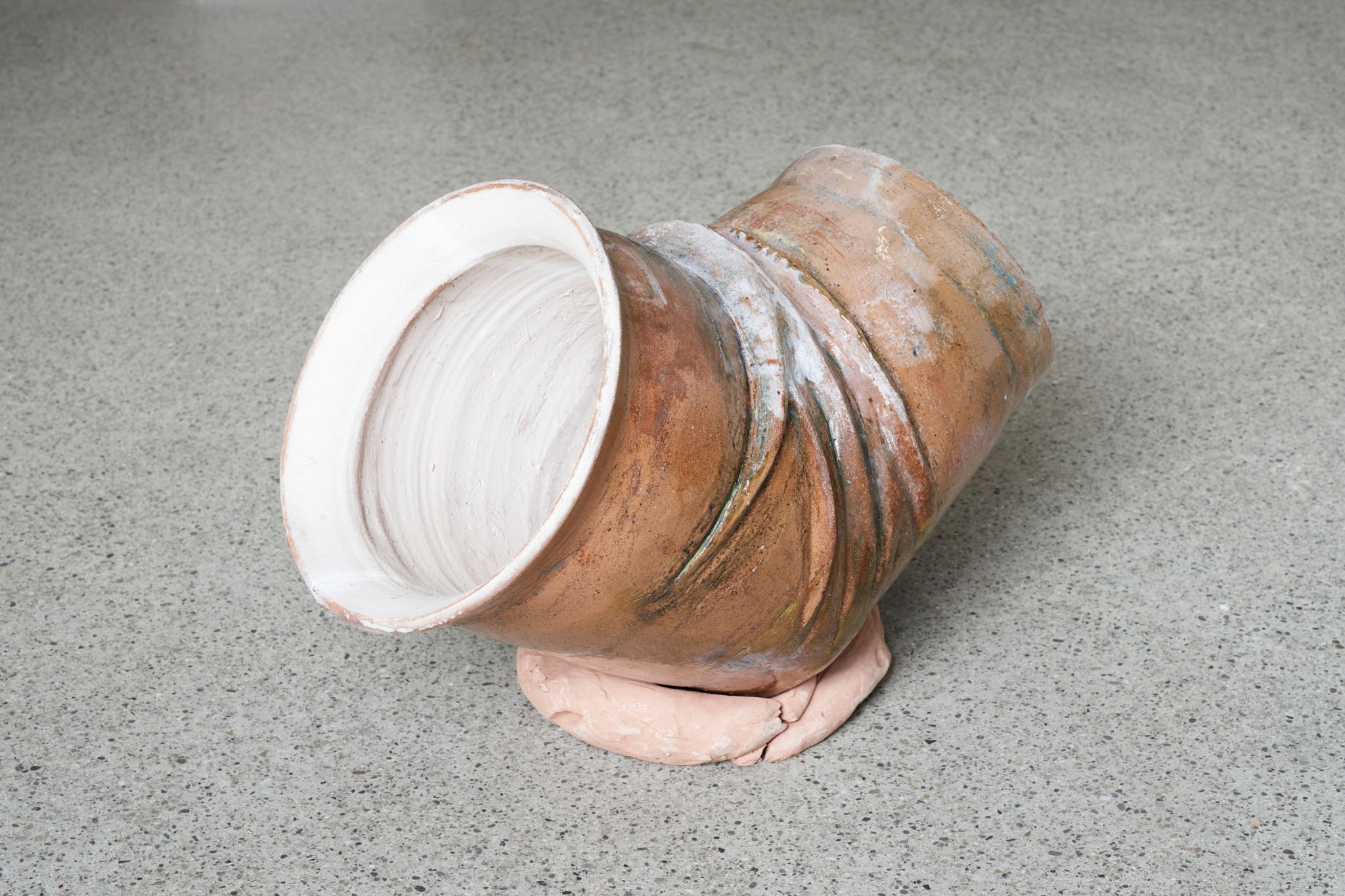 Jumana Manna, Extra, 2021, Ceramics, 50 ⁠× ⁠60 ⁠× ⁠40 ⁠cm, 19 ¾ ⁠× ⁠23 ½ ⁠× ⁠15 ¾ inches