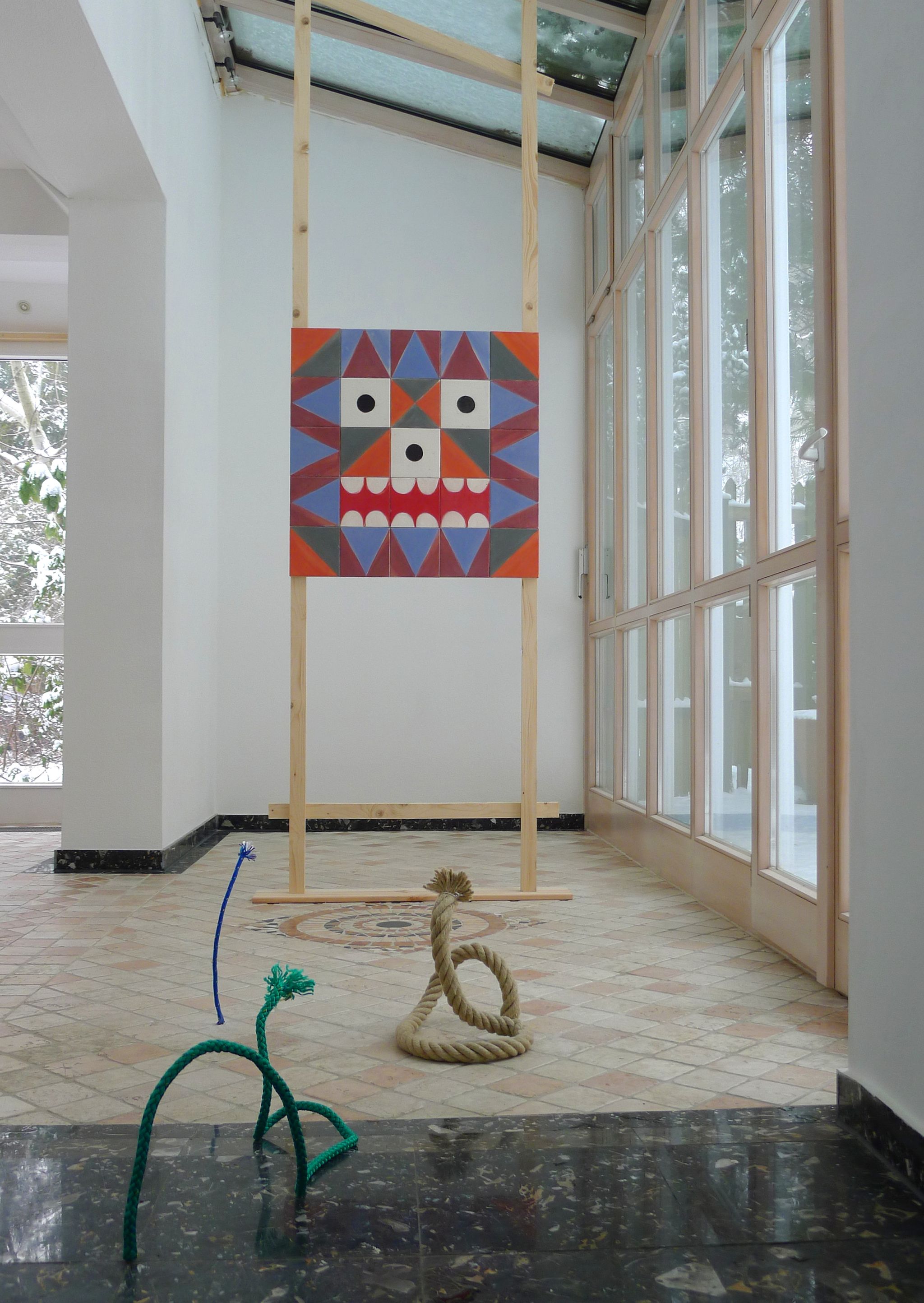 Judith Hopf, <i>O.T.</i>, 2013, ceramic, woord, rope, 74,5 ⁠× ⁠74,5 ⁠cm, 3 ⁠× ⁠33 ⁠× ⁠57 ⁠cm