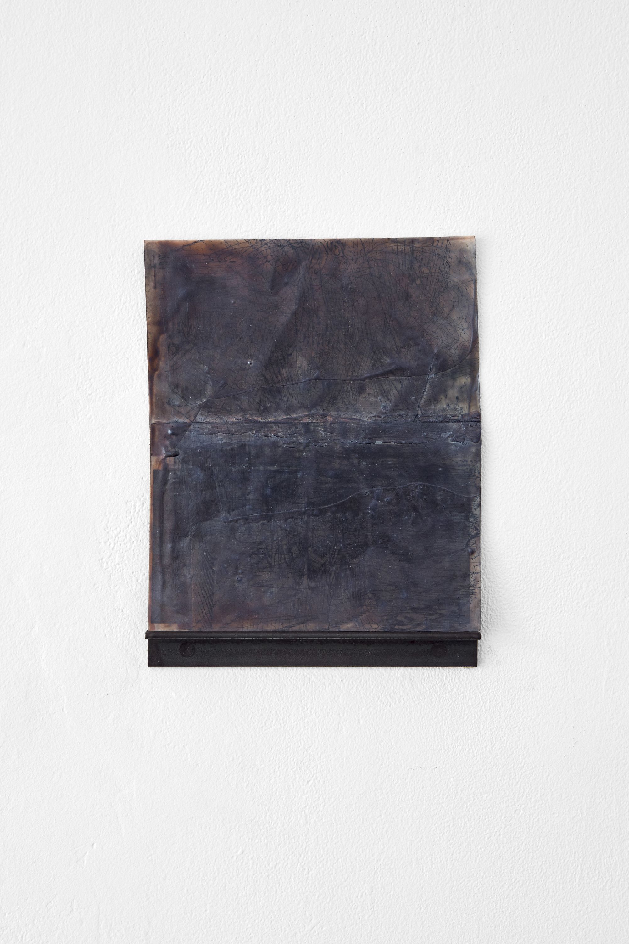 Maria VMier, Handabzug [8/8], 2024, Fineliner und Xerox auf Papier, Wachs, Pigment, 25 ⁠× ⁠21.5 ⁠⁠cm