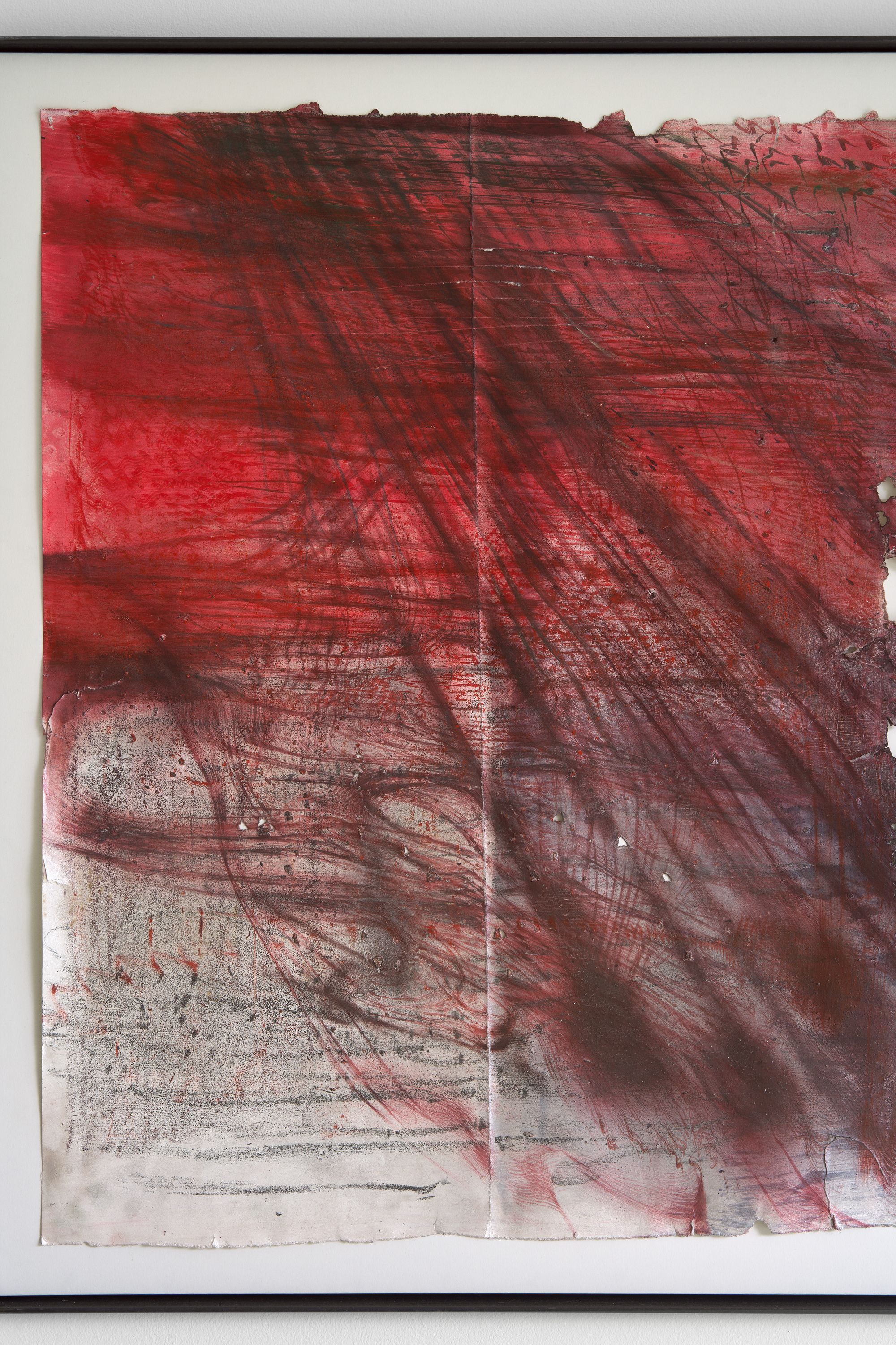 Maria VMier, Sprünge (detail), 2024, Tusche, Pigment, Ölkreide, Vinyl und Graphit auf perforiertem und gefaltetem Papier, 96.5 ⁠× ⁠192.5 ⁠⁠cm