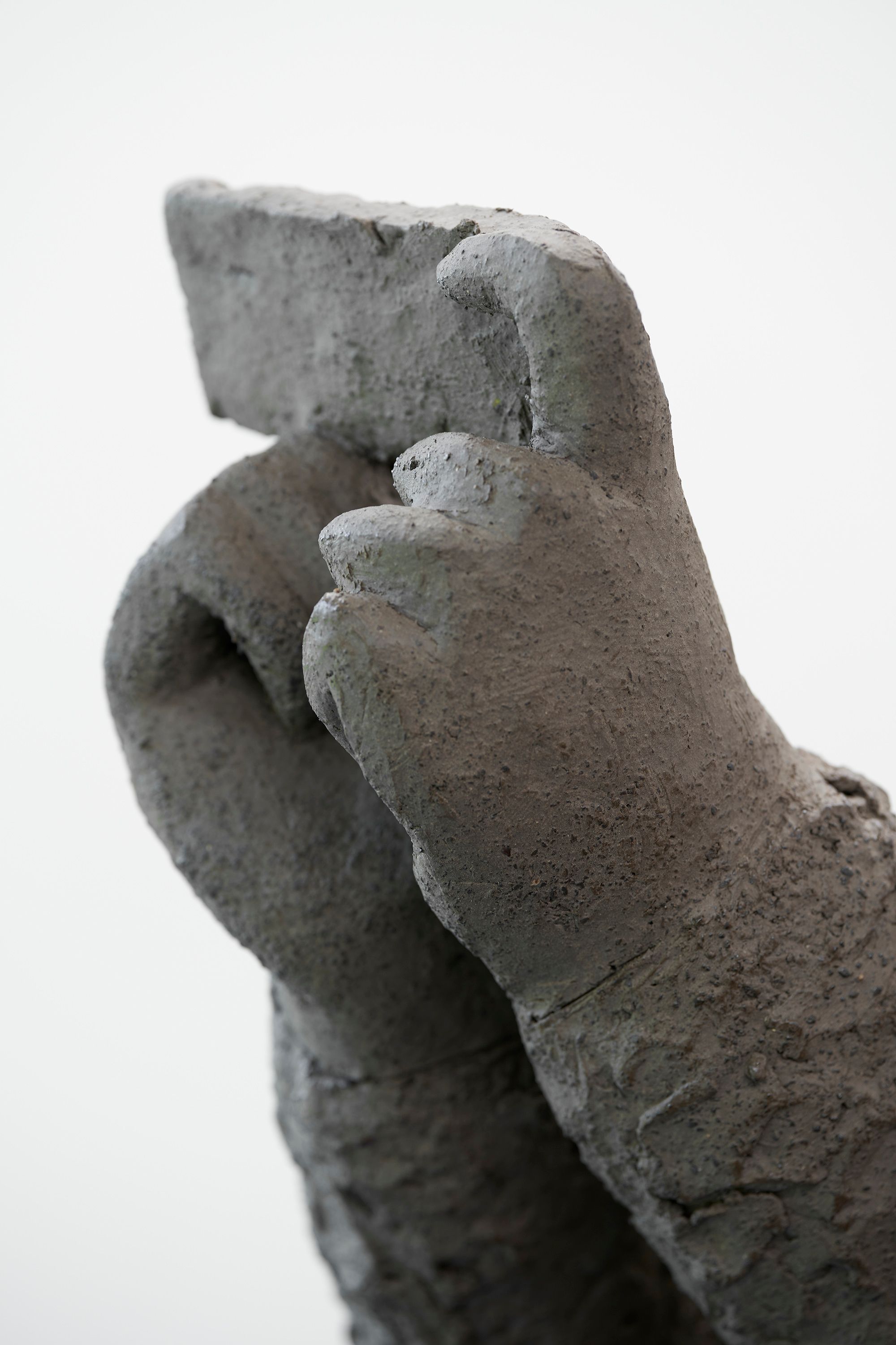 Judith Hopf, Phone User 5, 2021, Clay, concrete plinth, 170 ⁠× ⁠48.5 ⁠× ⁠67 ⁠⁠cm