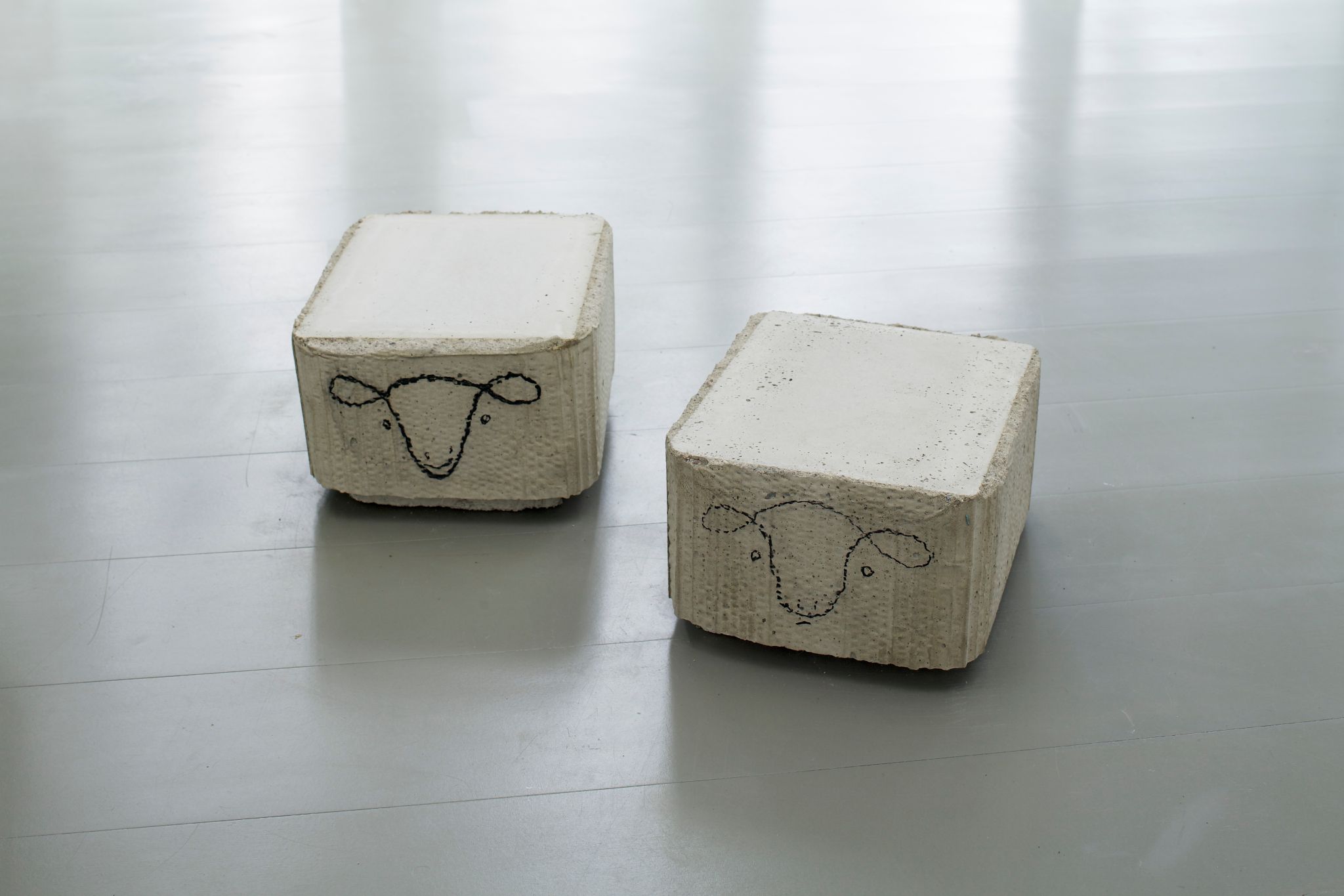 Judith Hopf, Schafherde (detail), 2013, Concrete, styrofoam, charcoal drawing, 19 ⁠× ⁠28,5 ⁠× ⁠37,5 ⁠cm; 18 ⁠× ⁠28,5 ⁠× ⁠36,5 ⁠cm
